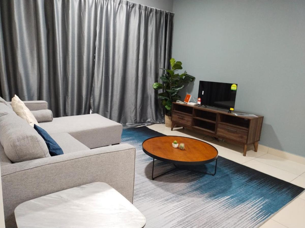 3 Bedrooms Big House Saville Cheras Mrt With Balcony Exterior foto