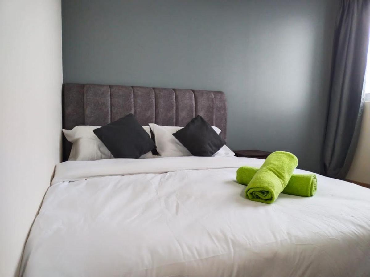 3 Bedrooms Big House Saville Cheras Mrt With Balcony Exterior foto